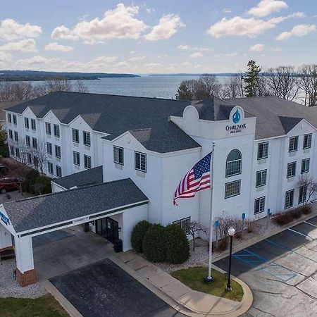 Charlevoix Inn & Suites Surestay Collection By Best Western Dış mekan fotoğraf