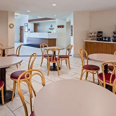 Charlevoix Inn & Suites Surestay Collection By Best Western Dış mekan fotoğraf
