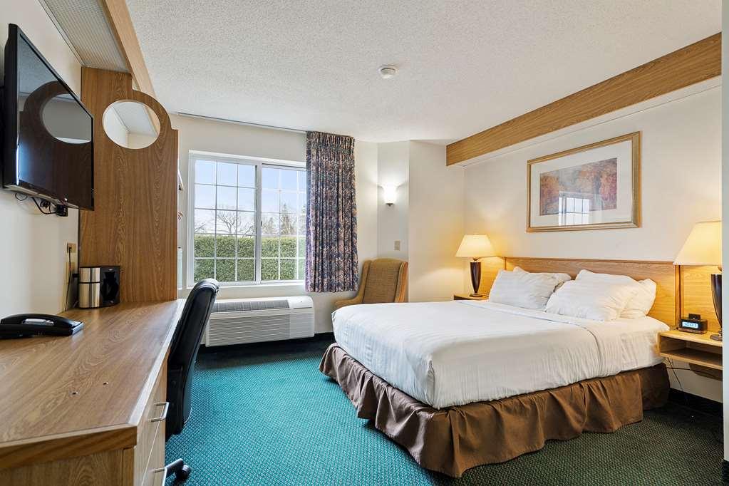 Charlevoix Inn & Suites Surestay Collection By Best Western Oda fotoğraf