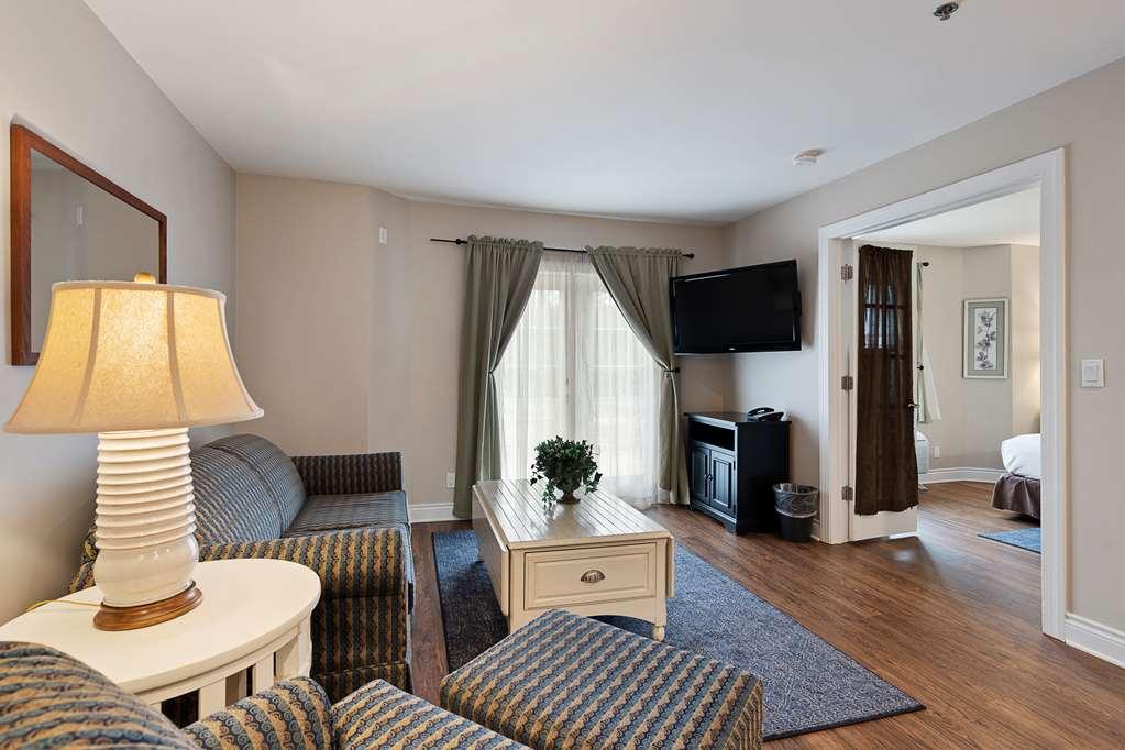 Charlevoix Inn & Suites Surestay Collection By Best Western Oda fotoğraf