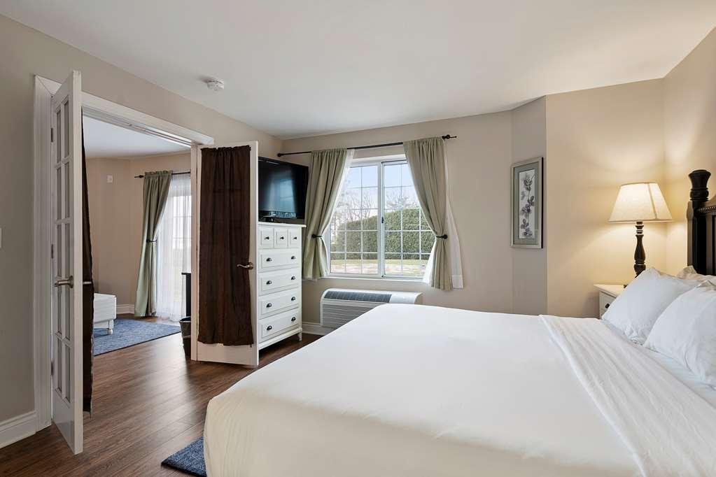 Charlevoix Inn & Suites Surestay Collection By Best Western Oda fotoğraf