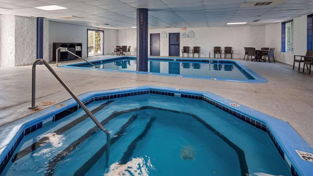 Charlevoix Inn & Suites Surestay Collection By Best Western Konforlar fotoğraf