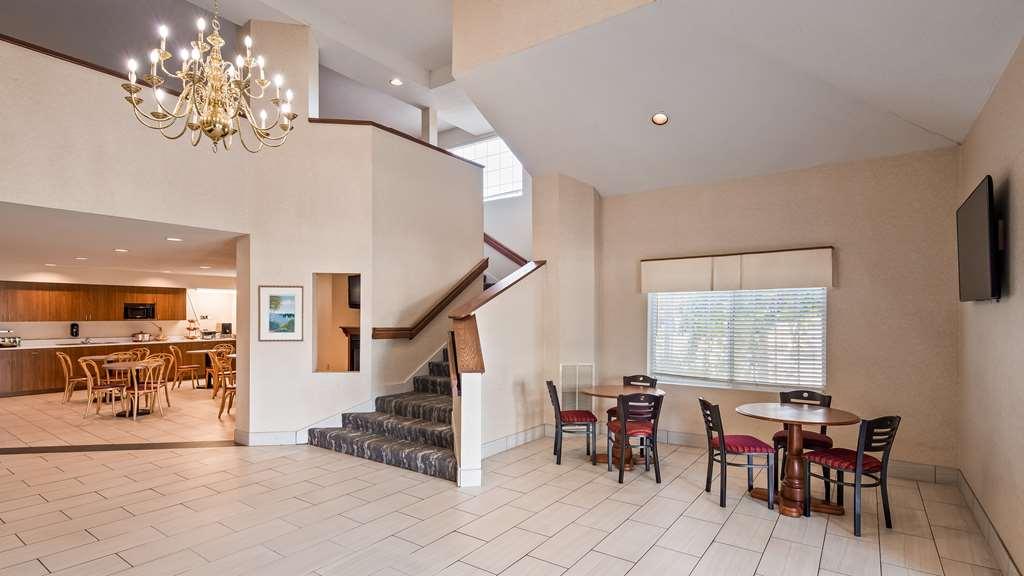Charlevoix Inn & Suites Surestay Collection By Best Western İç mekan fotoğraf