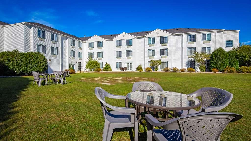 Charlevoix Inn & Suites Surestay Collection By Best Western Konforlar fotoğraf