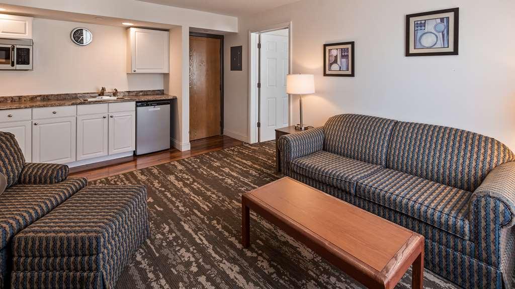 Charlevoix Inn & Suites Surestay Collection By Best Western Oda fotoğraf