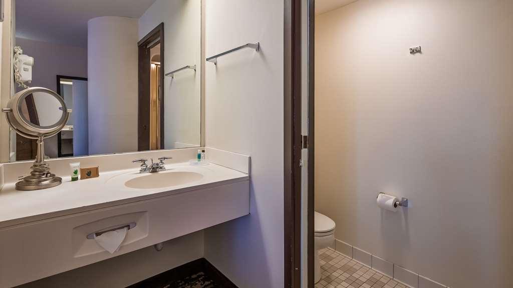 Charlevoix Inn & Suites Surestay Collection By Best Western Dış mekan fotoğraf